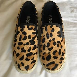 Bronx pony hair size 7 slip ons